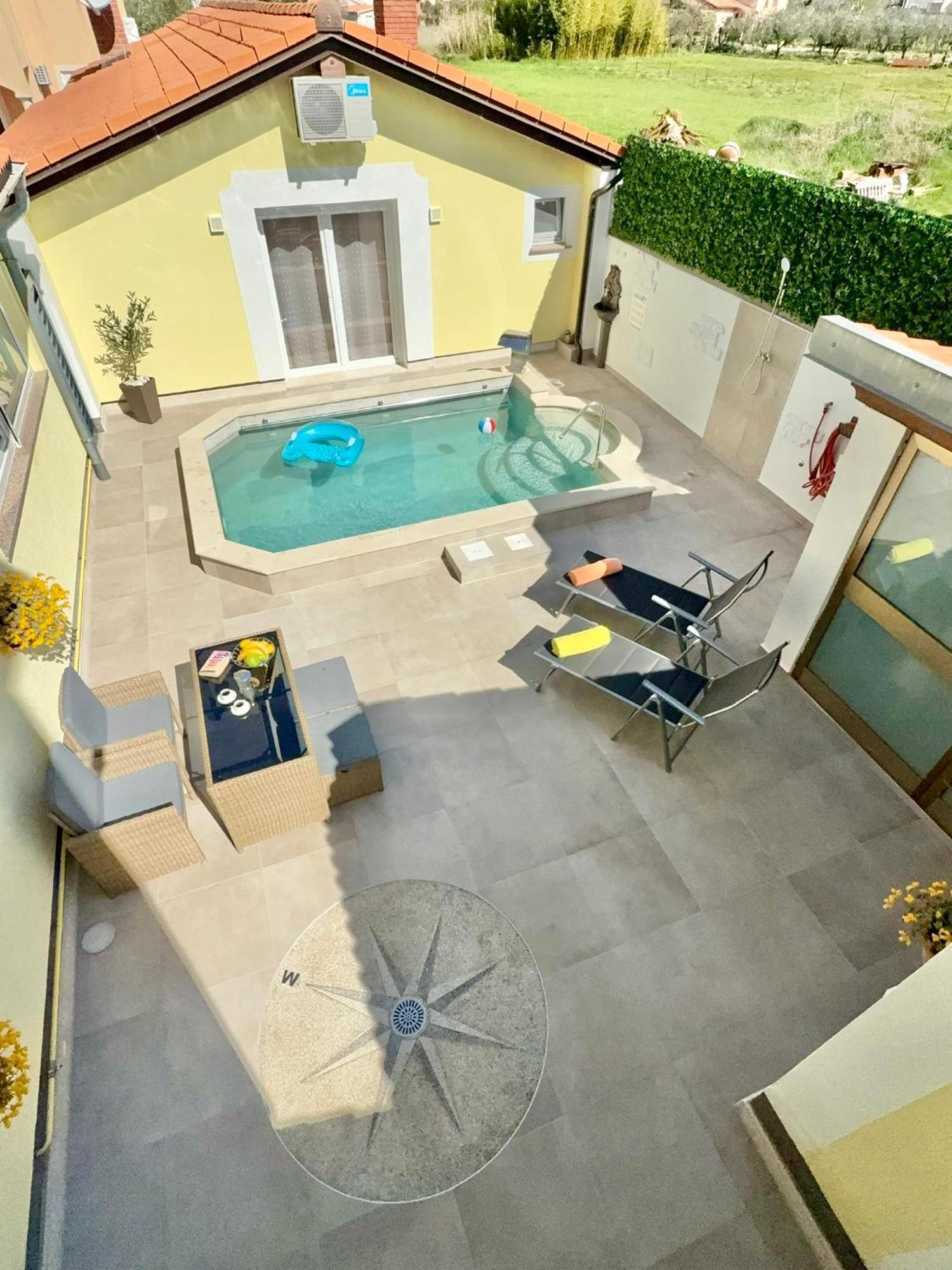 Poolside Studio Fažana エクステリア 写真
